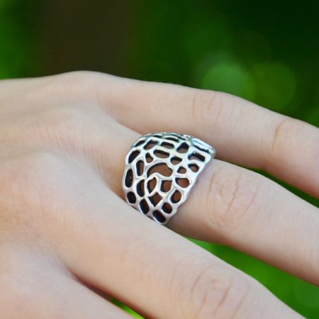 Anel perfurado de metal boho
