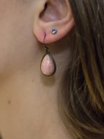 Brincos com pedra em forma de gota - Image 4