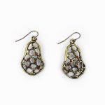 Brincos de metal e strass