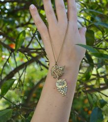 Colar dourado com mocho