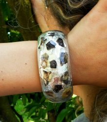 Pulseira Zigsa com conchas