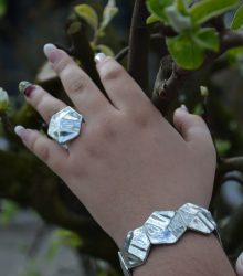 Pulseira e anel hexágonos