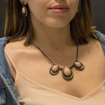 Colar em metal e fio em nobuck - Image 3