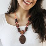 Colar de Madeira e Missangas