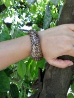 Pulseira de madeira e resina - Image 2