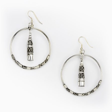 Brincos argola com pendente