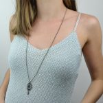 Colar Corrente de Metal e Missanga Akira