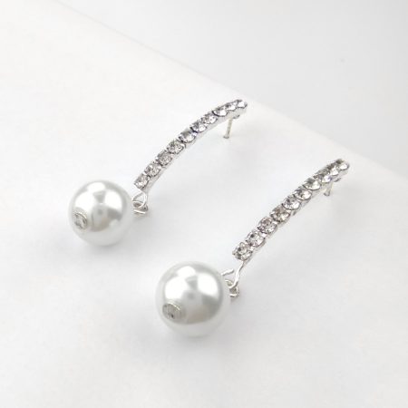 Brincos strass e pérolas