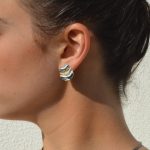 Brincos ondas pintados à mão