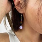 Brincos bolas coloridas