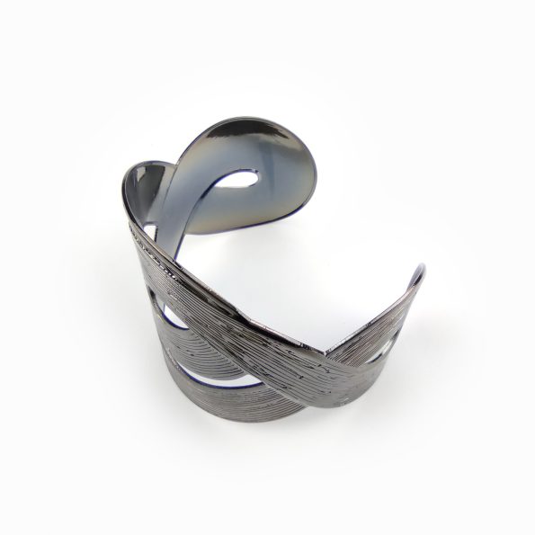 Pulseira curvas em metal