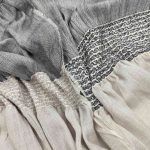 Echarpe em tons rosados