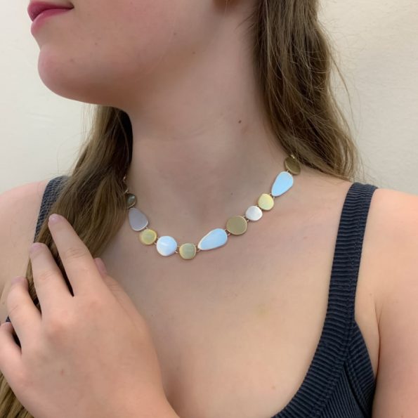 Colar elegância dourada