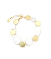 Pulseira elegância dourada