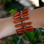 Pulseira em Madeira Natural – Estilo Orgânico e Artesanal