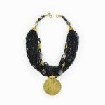 Colar Boho Medalhão Dourado