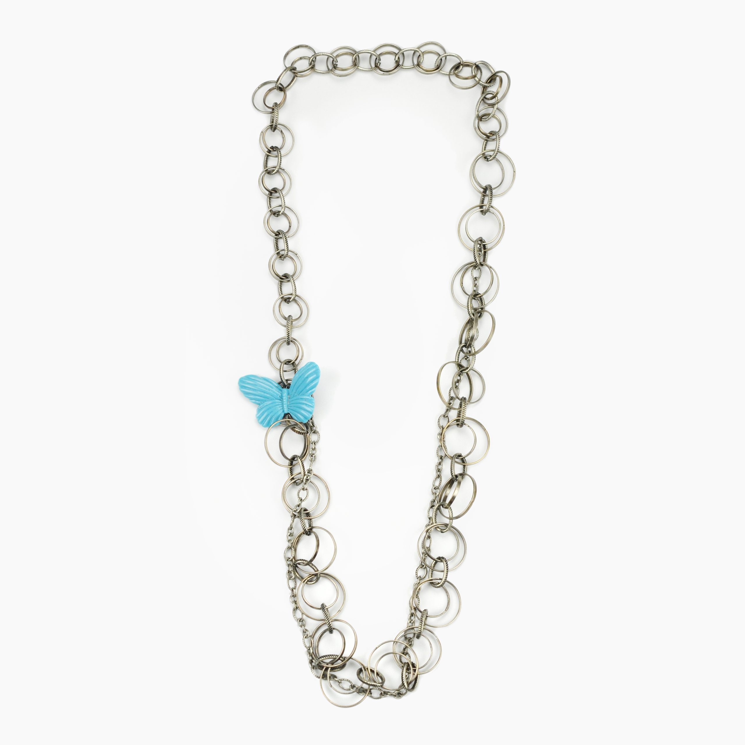 Colar de Argolas Prateadas com Borboleta