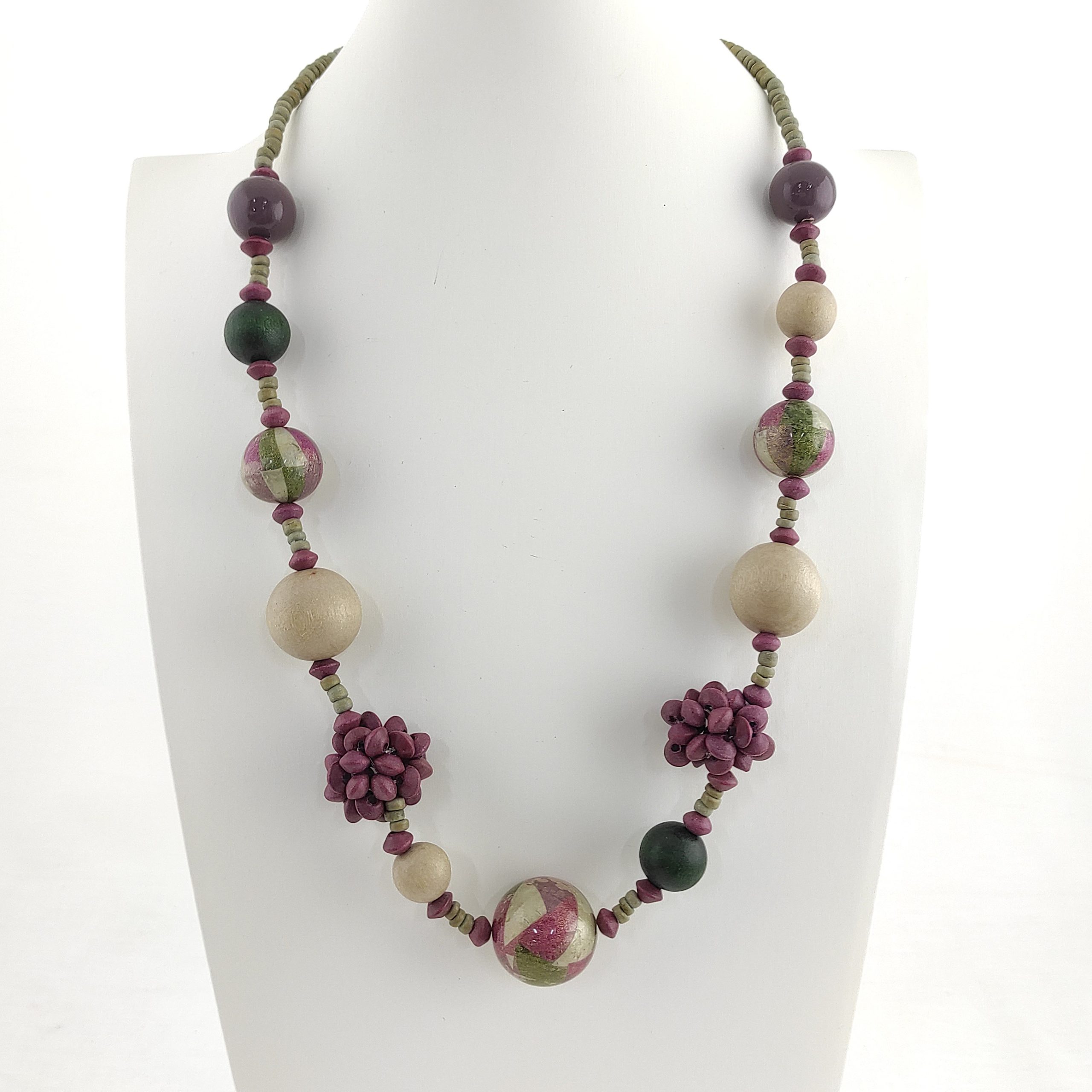 Colar de Madeira Roxo e Verde Colar de Madeira Roxo e Verde